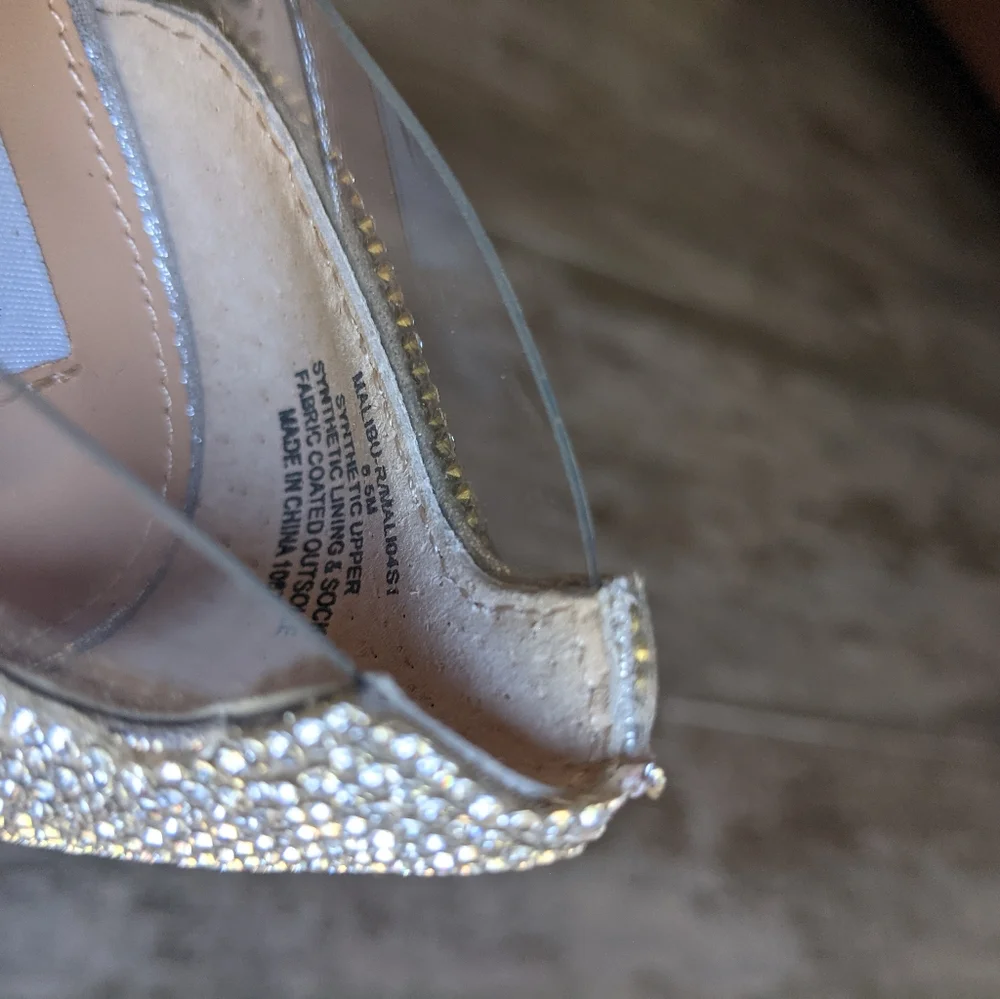 STEVE MADDEN Malibu Rhinestone Studded Clear Pump Size 6.5